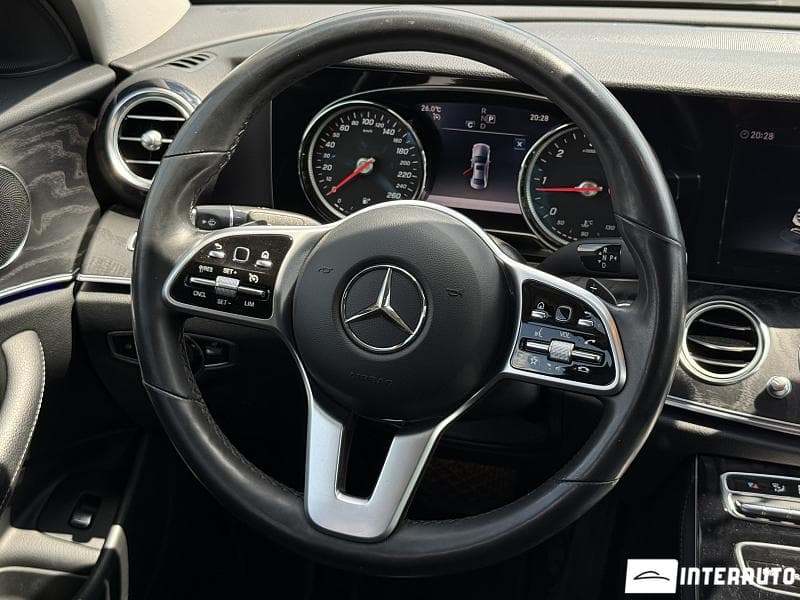 Mercedes E 220 2018 — Миниатюра 11