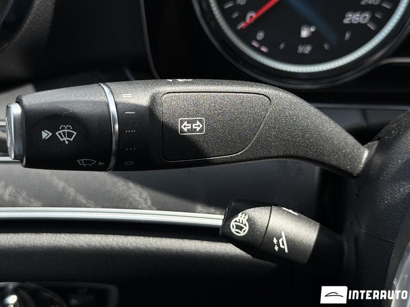 Mercedes E 220 2018 — Миниатюра 12