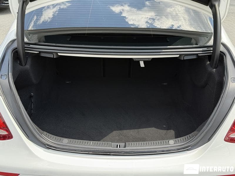 Mercedes E 220 2018 — Миниатюра 22