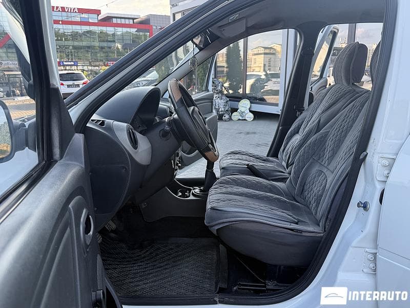 Dacia Logan 2012 — Миниатюра 5