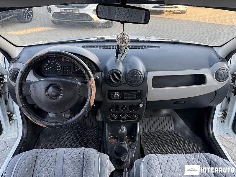 Dacia Logan 2012 — Миниатюра 6