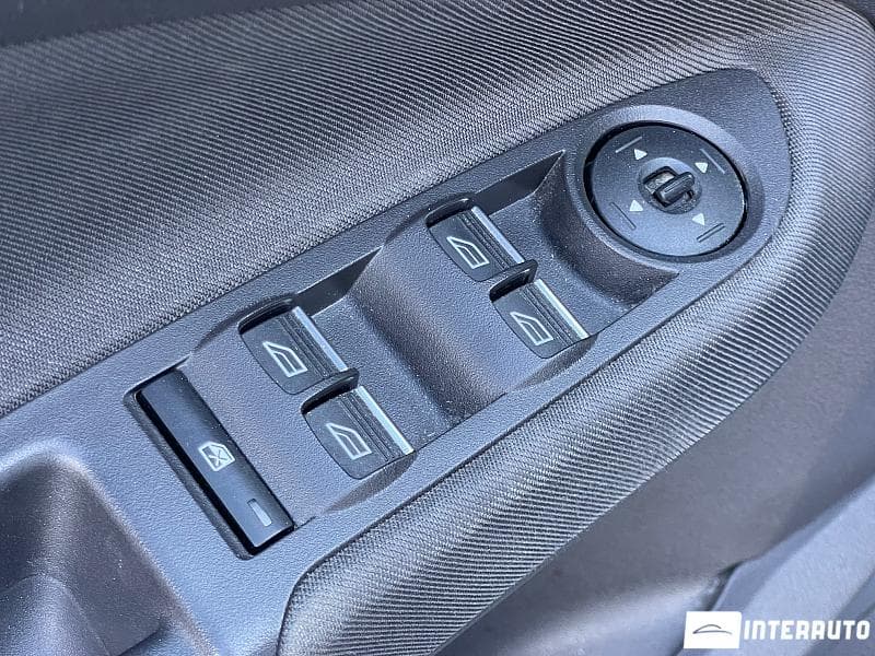 Ford C-MAX 2018 — Миниатюра 6