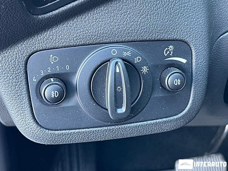 Ford C-MAX 2018 — Миниатюра 7