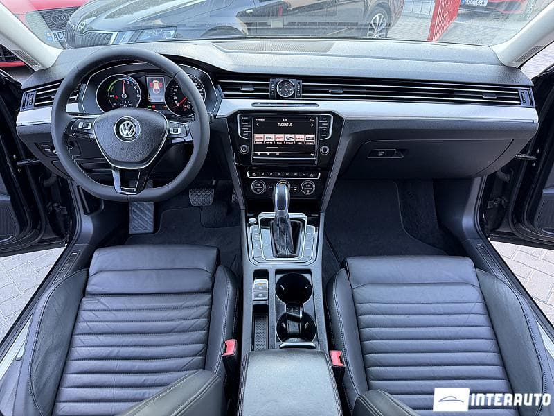 Volkswagen Passat GTE 2015 — Миниатюра 10