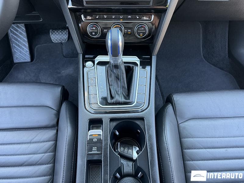 Volkswagen Passat GTE 2015 — Миниатюра 14