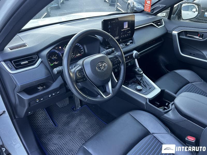 Toyota Rav-4 2023 — Миниатюра 5