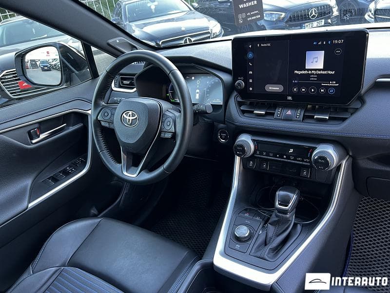 Toyota Rav-4 2023 — Миниатюра 9
