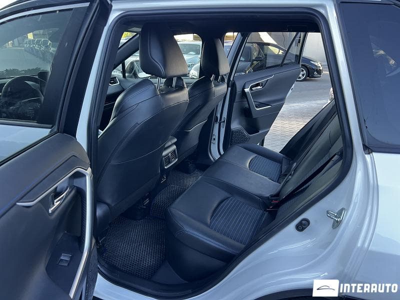 Toyota Rav-4 2023 — Миниатюра 6