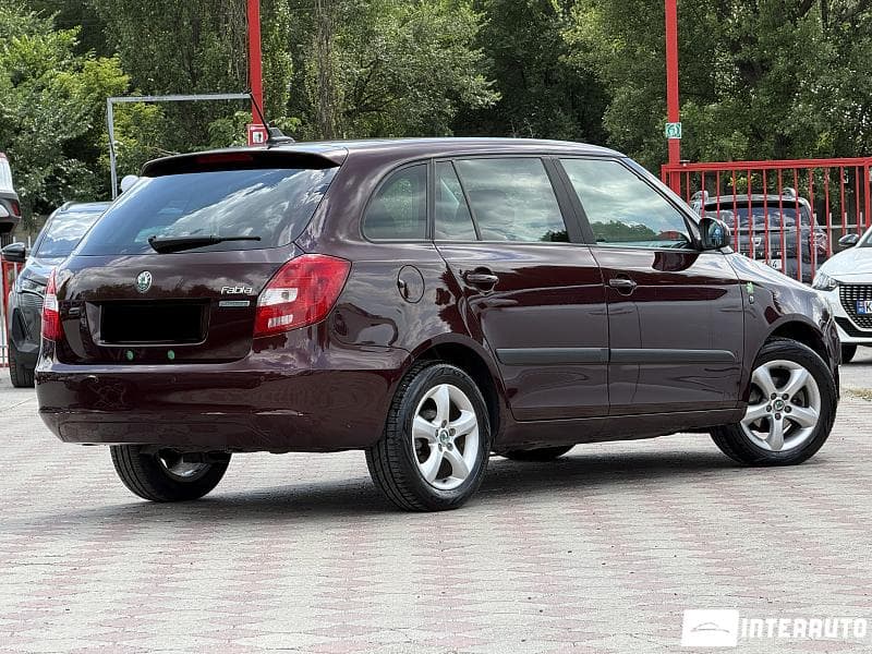 Skoda Fabia 2012 — Миниатюра 2