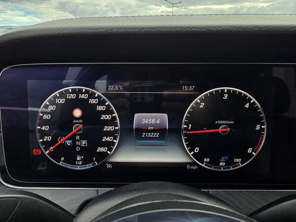 2019 Mercedes E 220 — Miniatură 13