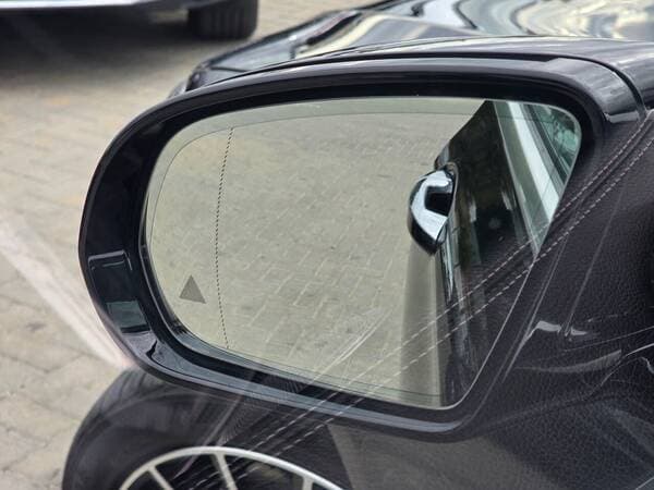2019 Mercedes E 220 — Miniatură 7