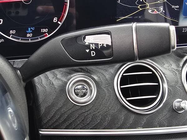 2019 Mercedes E 220 — Miniatură 18