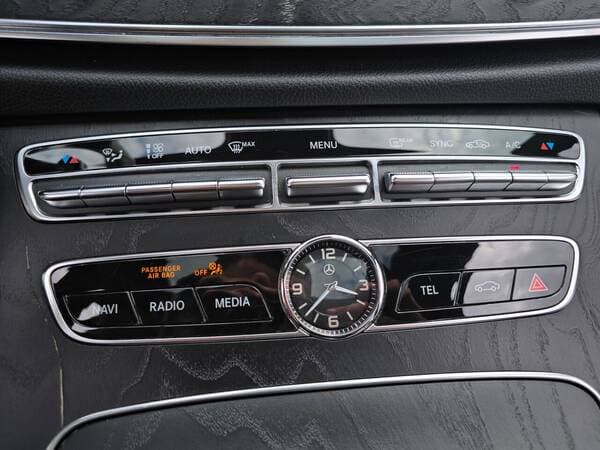 Mercedes E 220 2019 — Миниатюра 16