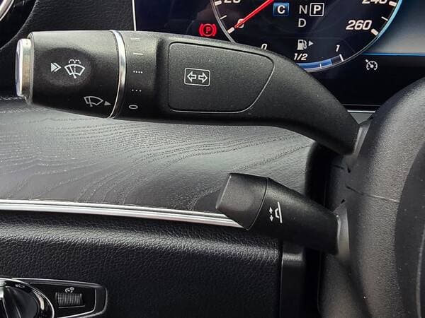 Mercedes E 220 2019 — Миниатюра 19