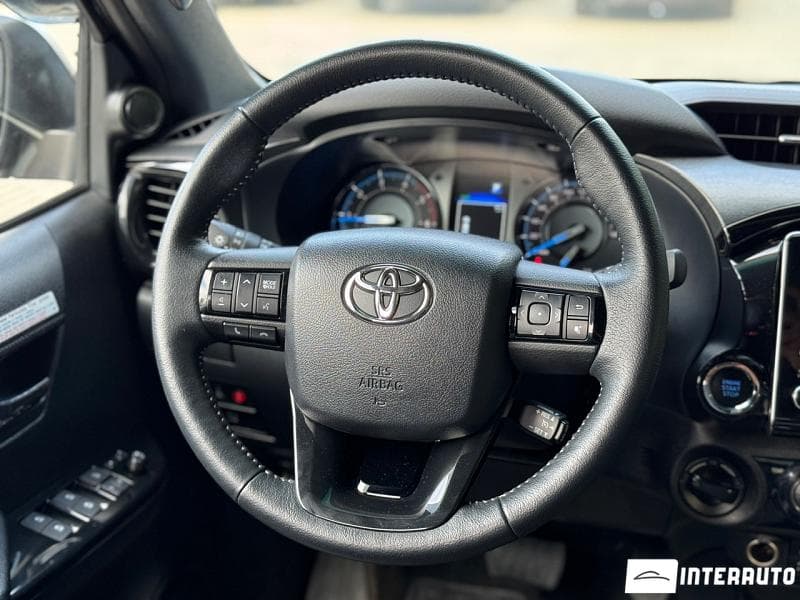 Toyota Hilux 2024 — Миниатюра 10