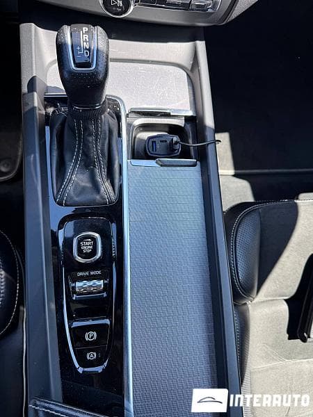 Volvo XC 60 2017 — Миниатюра 17