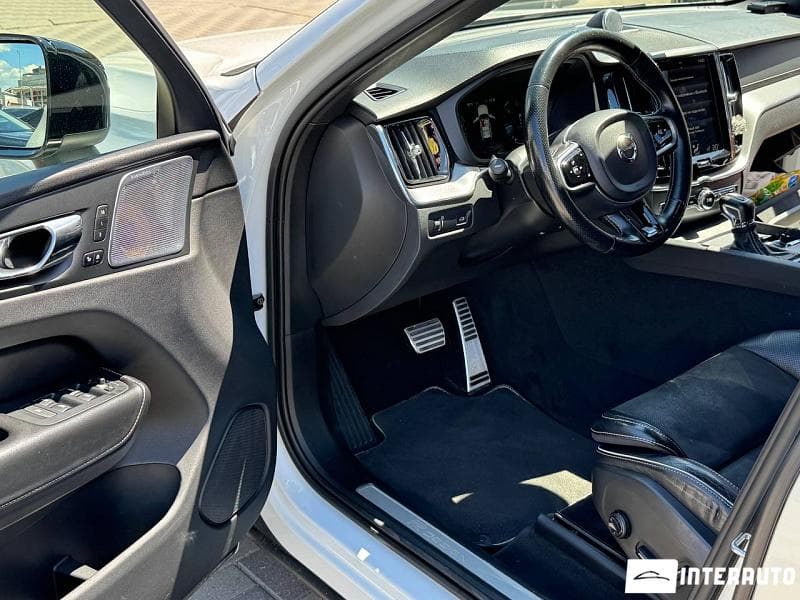 Volvo XC 60 2017 — Миниатюра 8