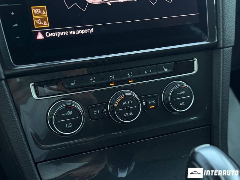 Volkswagen e-Golf 2020 — Миниатюра 11
