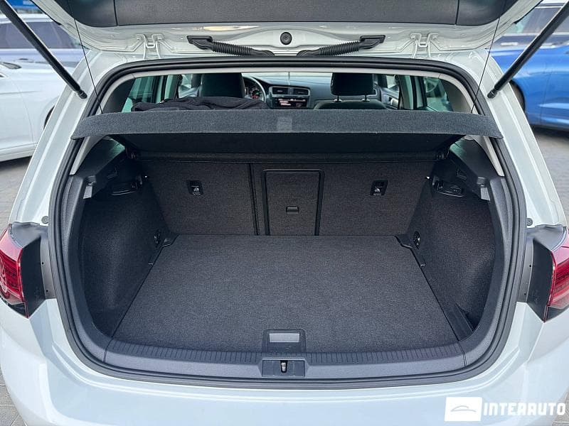 Volkswagen e-Golf 2020 — Миниатюра 18