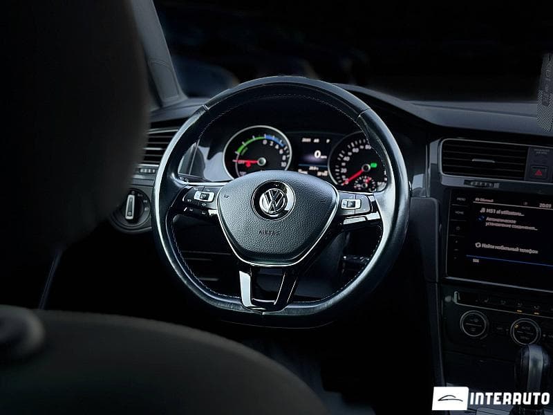 Volkswagen e-Golf 2020 — Миниатюра 7