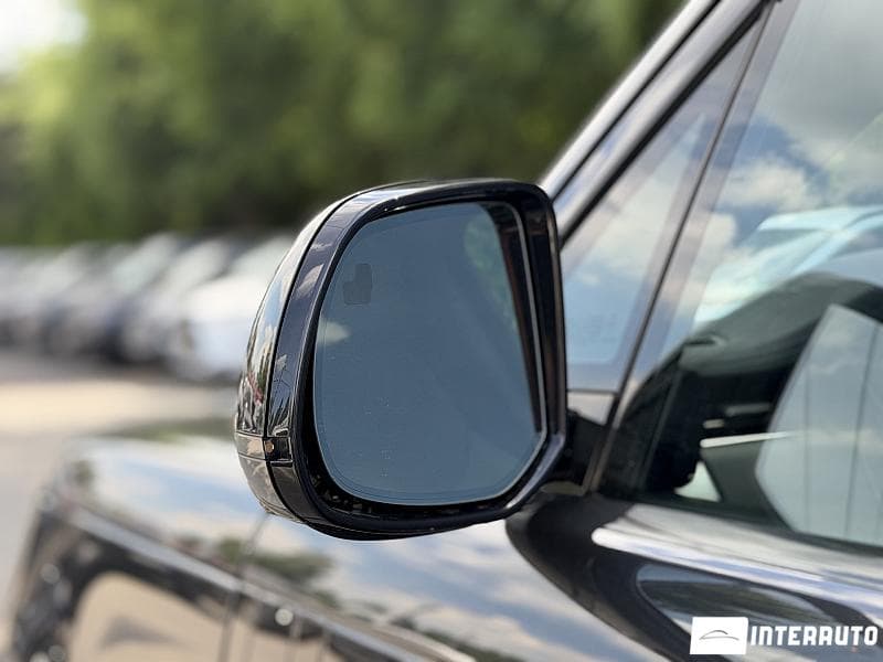Land Rover Range Rover Vogue 2023 — Миниатюра 8