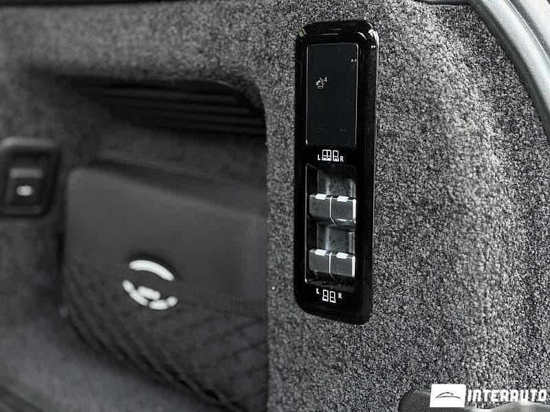 Land Rover Range Rover Vogue 2023 — Миниатюра 6