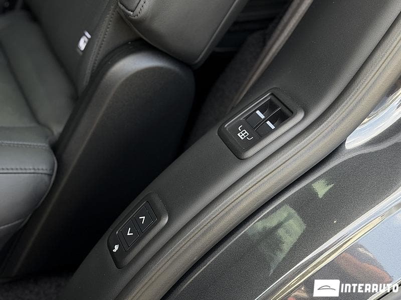 Land Rover Range Rover Vogue 2023 — Миниатюра 23