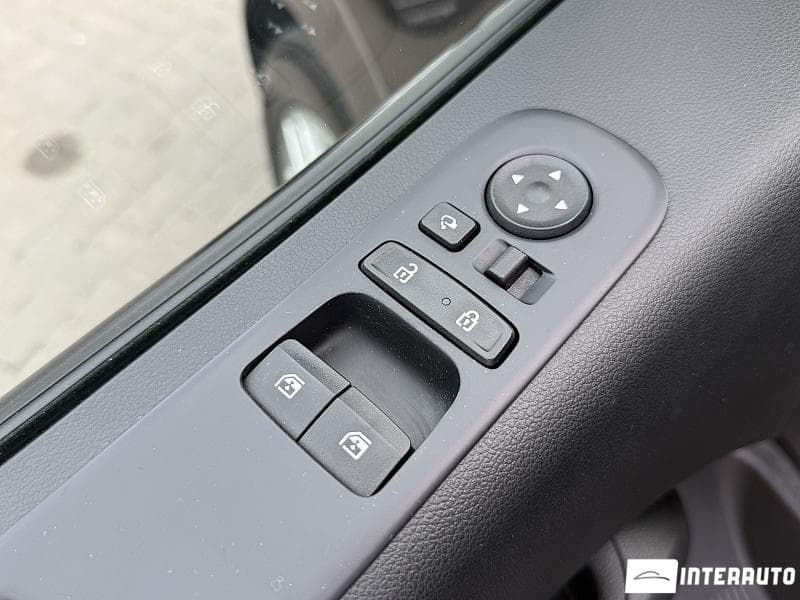 Hyundai Staria 2023 — Миниатюра 13