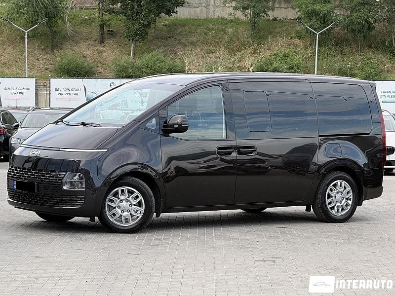 Hyundai Staria 2023 — Миниатюра 2