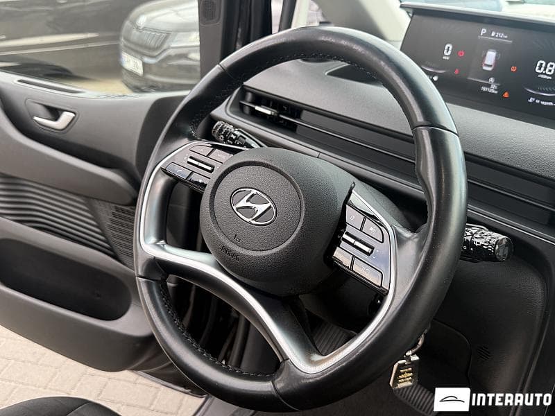 Hyundai Staria 2023 — Миниатюра 7