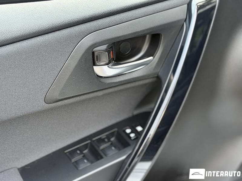 Toyota Auris 2016 — Миниатюра 5