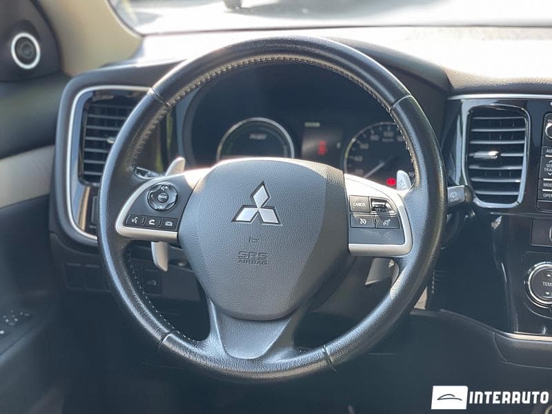 Mitsubishi Outlander 2014 — Миниатюра 11
