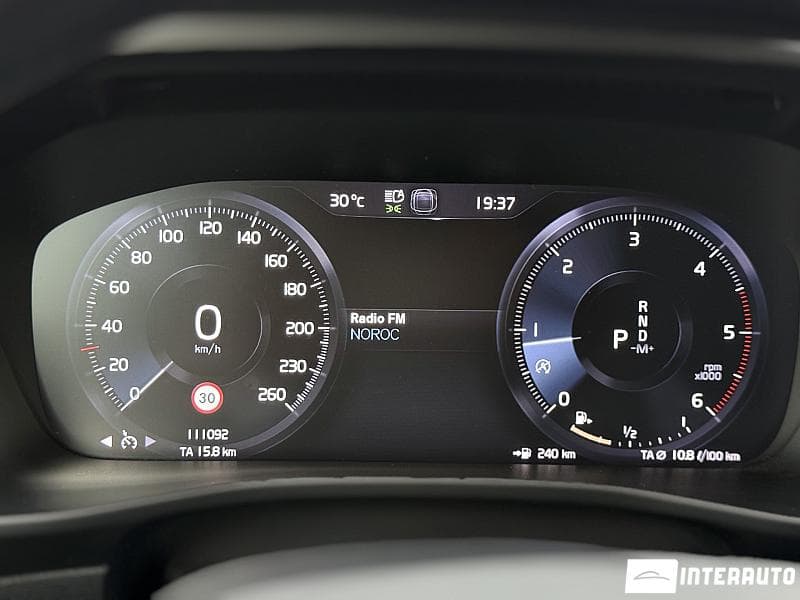 Volvo XC 40 2019 — Миниатюра 10