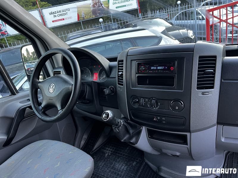 Volkswagen Crafter 2012 — Миниатюра 7