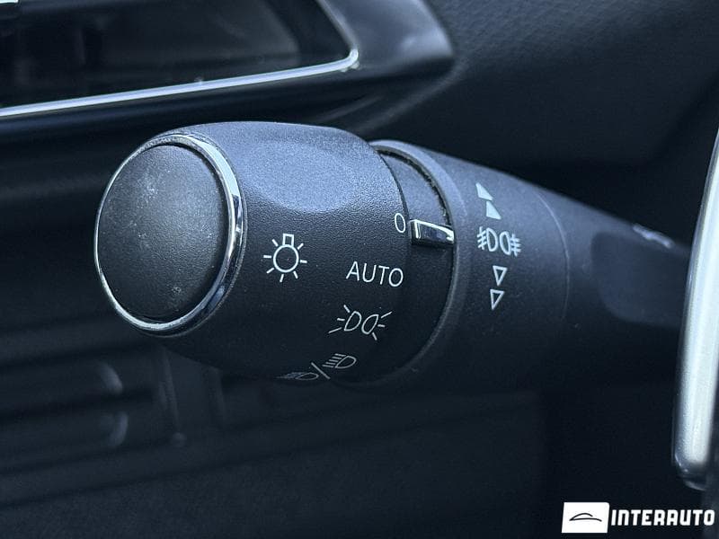 Peugeot 3008 2020 — Миниатюра 10