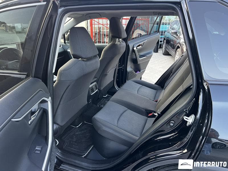 Toyota Rav-4 2019 — Миниатюра 6