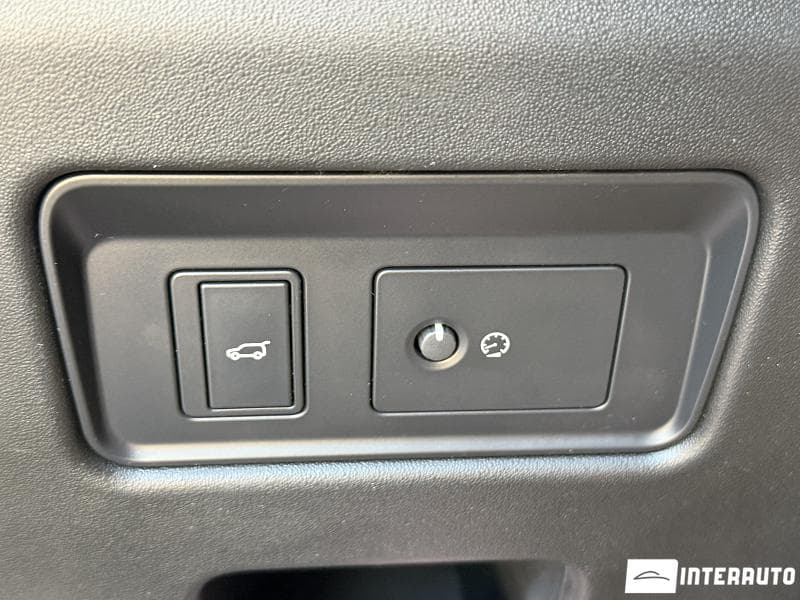 Land Rover Discovery 2019 — Миниатюра 11