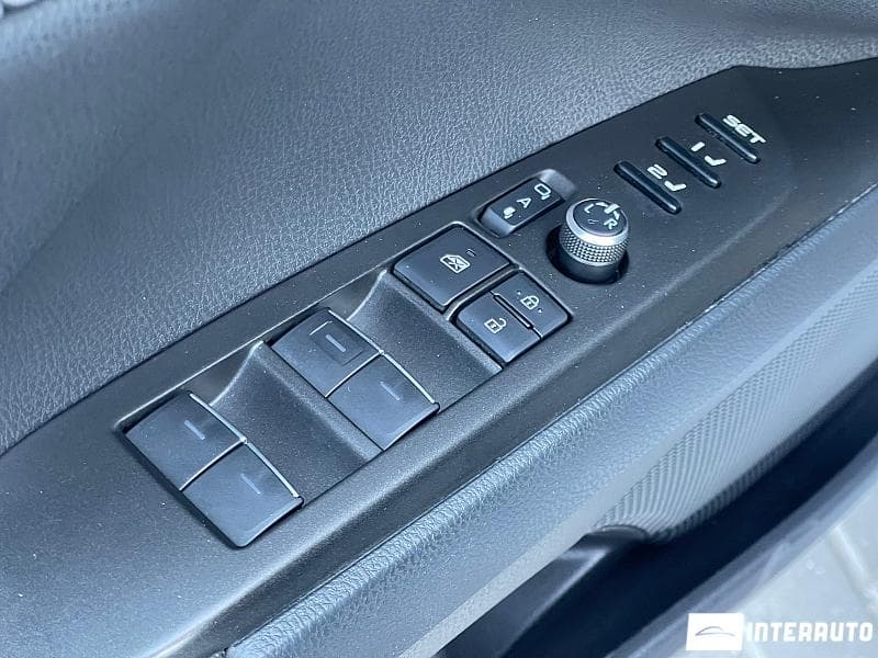 Toyota Camry 2022 — Миниатюра 8