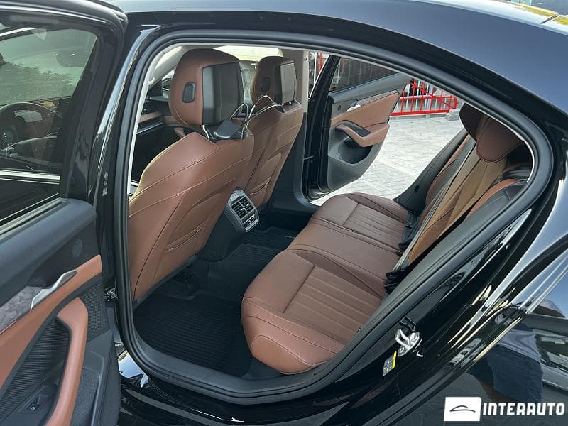 Skoda Superb 2025 — Миниатюра 8