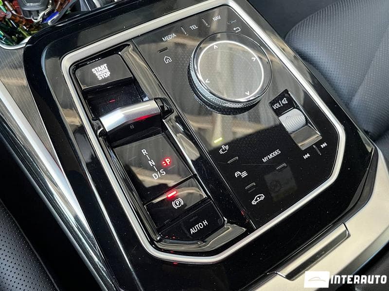 BMW 740 2023 — Миниатюра 16