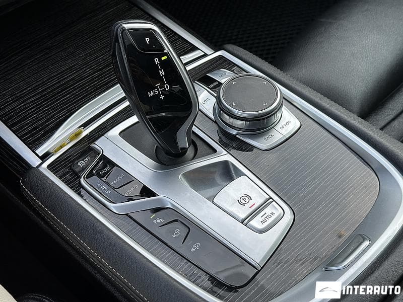 BMW 740 2021 — Миниатюра 12