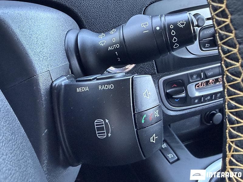 Renault Grand Scenic 2012 — Миниатюра 12