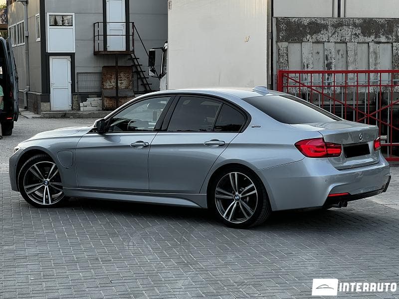 BMW 330E 2018 — Миниатюра 4