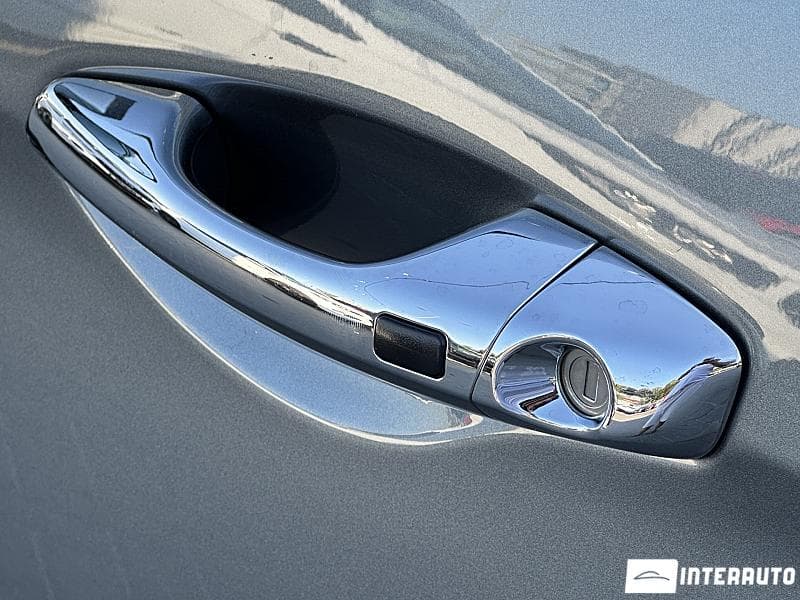 Hyundai Santa Fe 2018 — Миниатюра 16