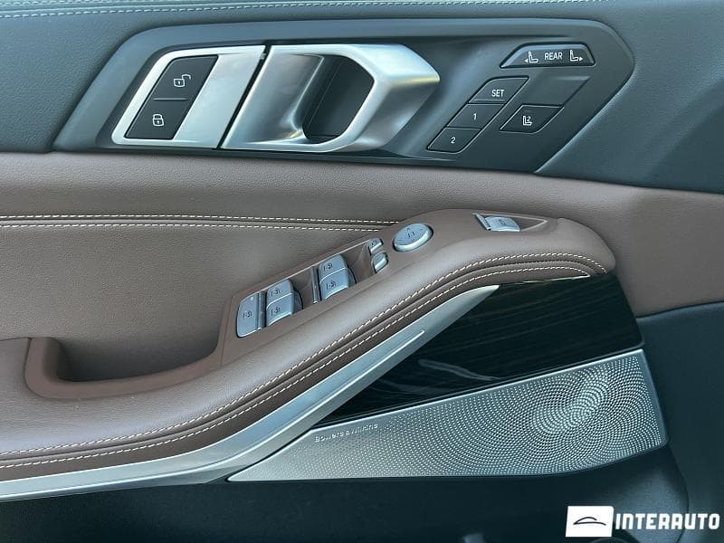 BMW X7 4.0d 2023 — Миниатюра 25