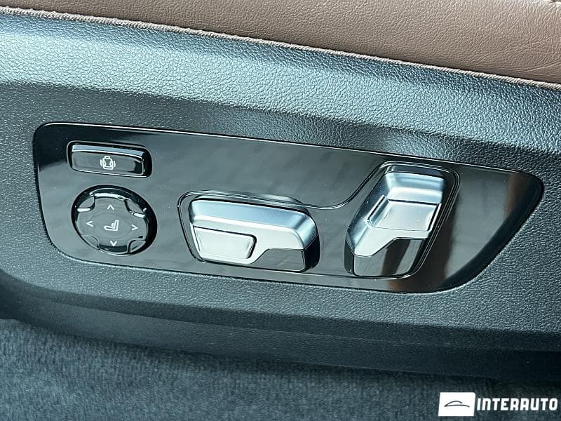 BMW X7 4.0d 2023 — Миниатюра 26