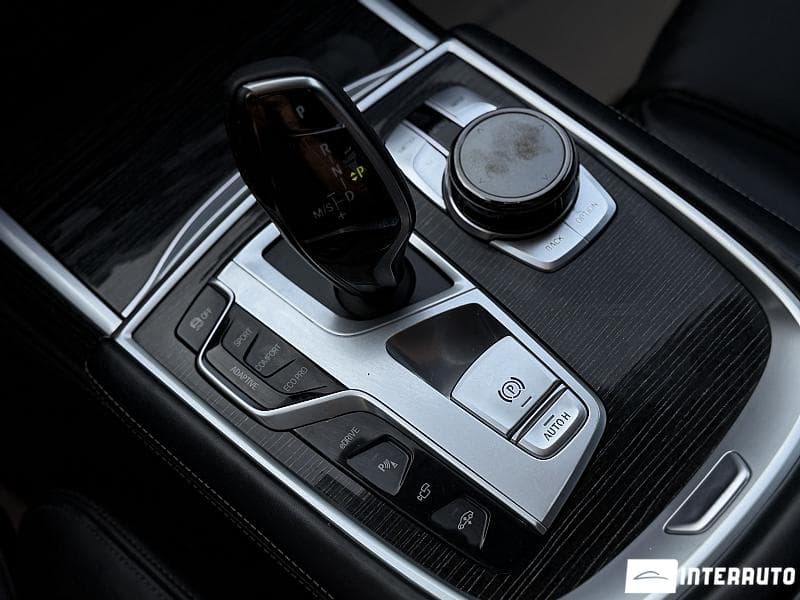 BMW 740e 2017 — Миниатюра 16