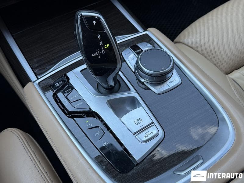 BMW 740 2022 — Миниатюра 17