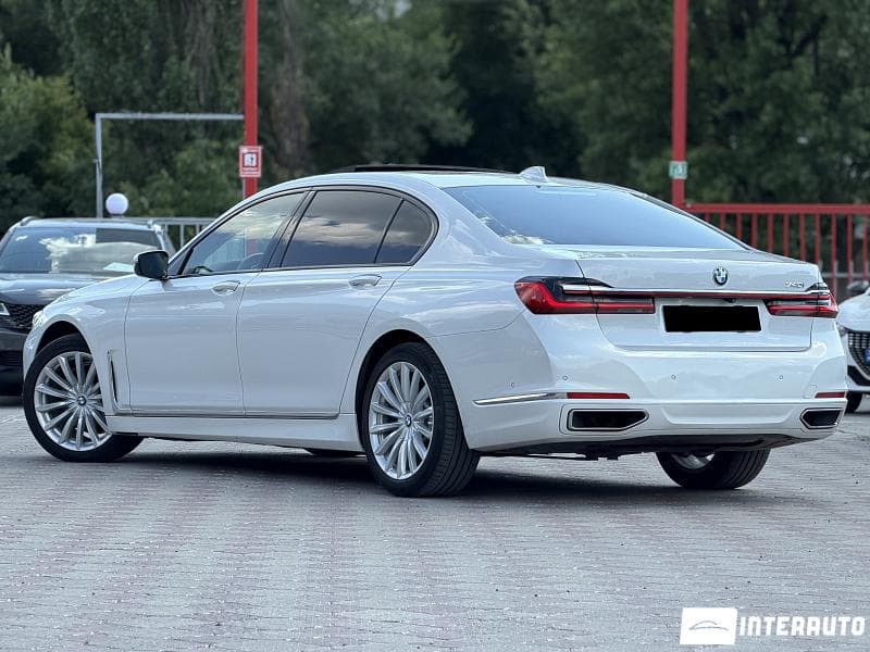 BMW 740 2022 — Миниатюра 3