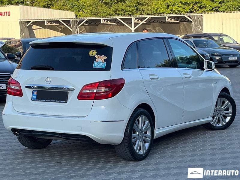Mercedes B 180 2012 — Миниатюра 4